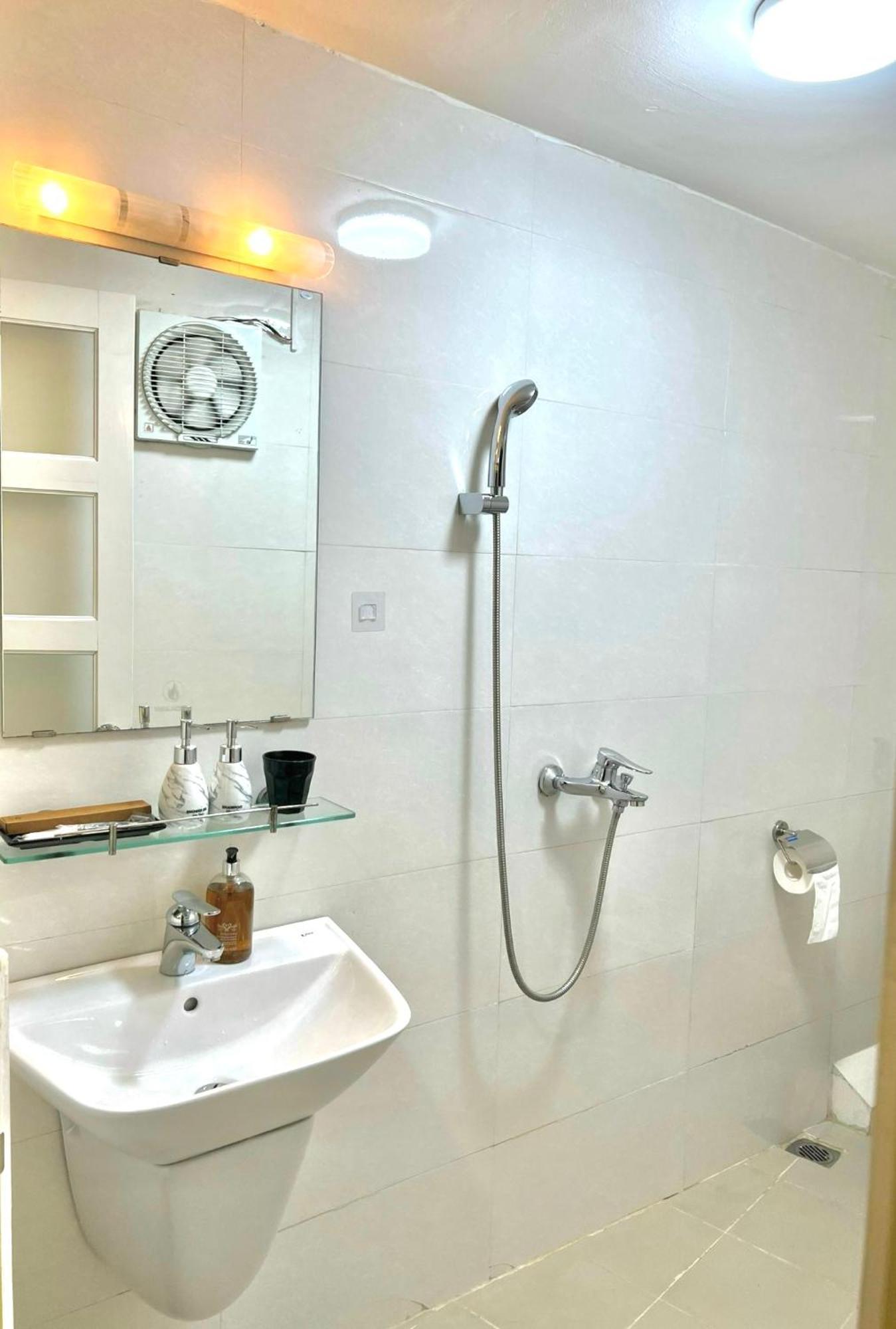 Nice Room Located Right Next To The Old Quarter Can Phong Nhieu Anh Sang Tai Ngay Gan Pho Di Bo Ho Guom Hanói Exterior foto
